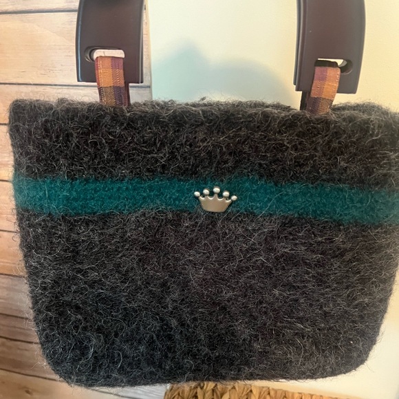 Handmade, Gray and Green Wool Handbag - Picture 2 of 4